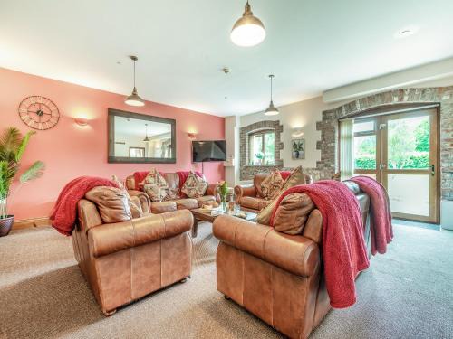 Woolland House | Helena - Uk49902