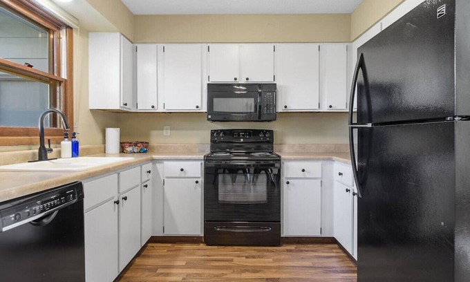 Piedmont House | Hellen Drive · Spacious 4-BR-LG Fenced Backyard and Patio