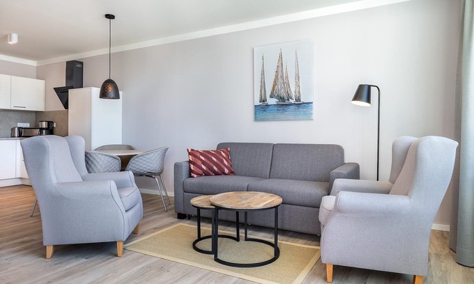 Alt-Travemunde/Ronnau Apartment | Helles Ferienapartment in Sonniger Süd-west-lage und nur 300 Meter zum Strand
