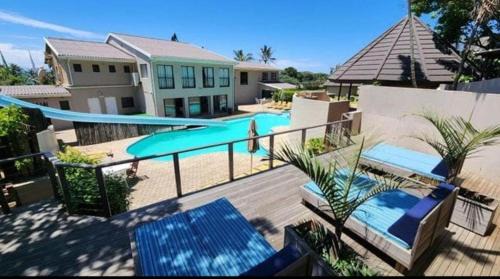 Port Shepstone Apartment | Hello Holiday-Banana Beach Club D17