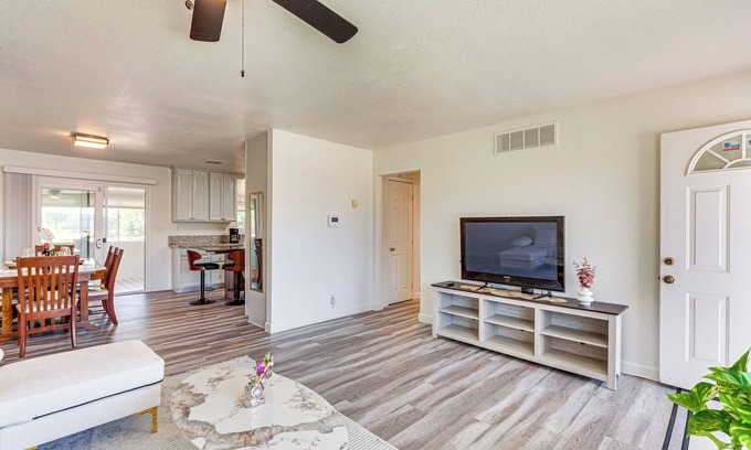 Hemet House | Hemet Retreat w/Peak Views + 2 Saunas