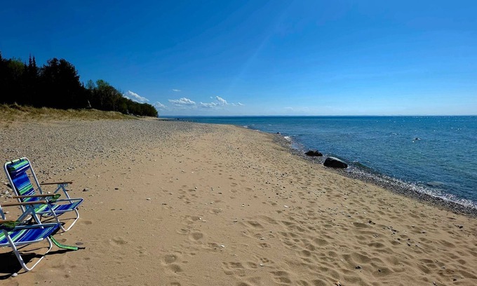 Harbor Springs Cottage | Hemlock Cottage - Good Hart with Lake Michigan access!