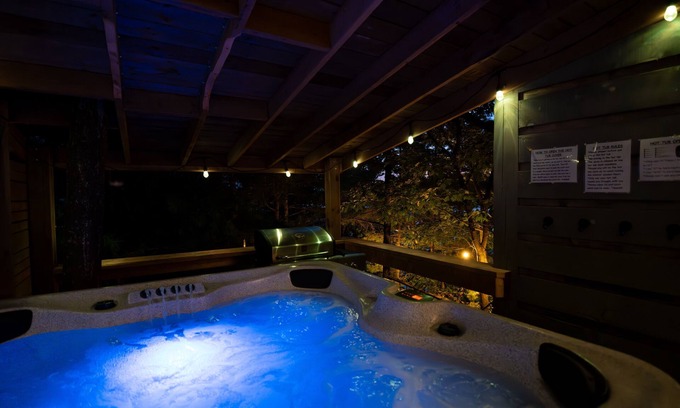 Seguin Cottage | Hemlock Hideaway Waterfront, Games Room, Hot Tub