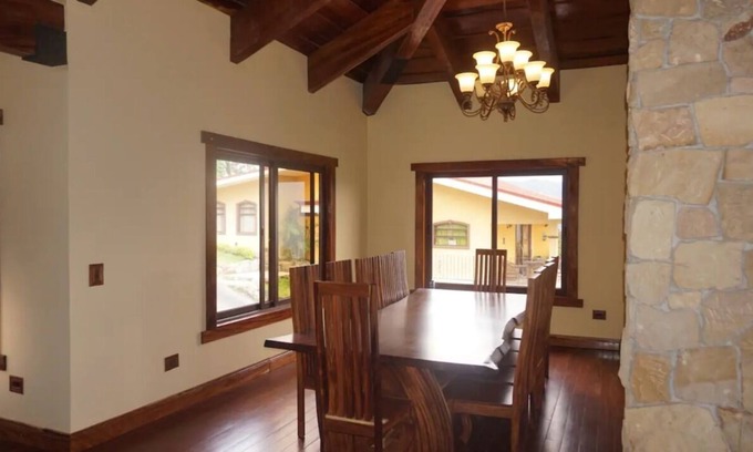 Roble House | Hemos preparado nuestras instalaciones para dar mayor comodidad a los huéspedes.