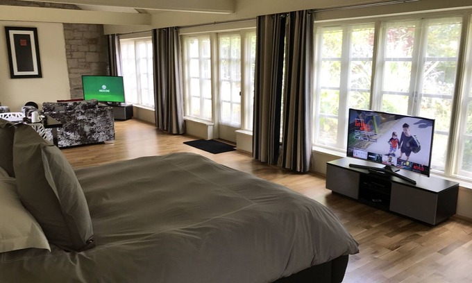 Dinnington Bed & Breakfast | Hemples Lodge
