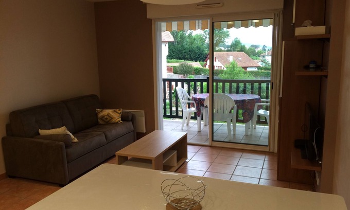 Hendaye Apartment | Hendaye, T2 apartment in quiet residence with swimming pool 5 minutes from the beach