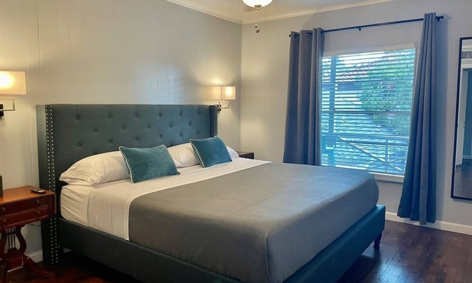 Knox - Henderson Apartment | Henderson Retreat - King bed, patio, walk to fun