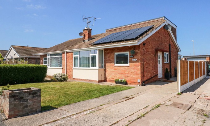 St George Cottage | HENDRE, family friendly, country holiday cottage in Pensarn