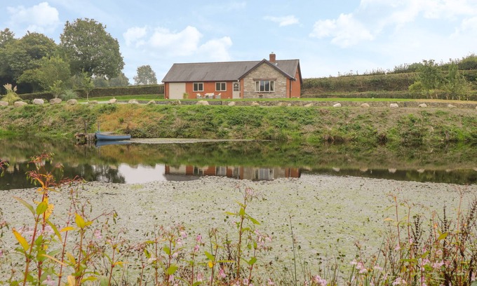 Pennant Melangell House | HENDRE, family friendly, character holiday cottage in Penybontfawr