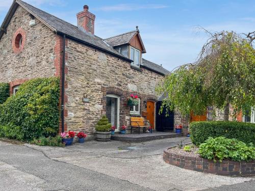 Hendrerwydd House | Henfaes Bach - Uk50268