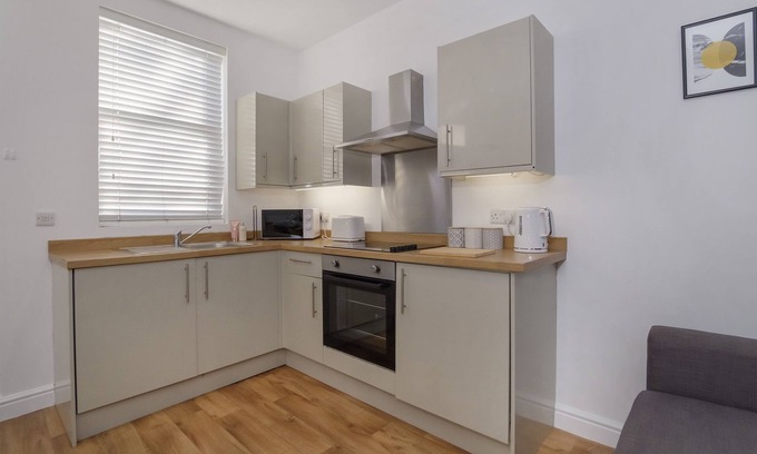 Acomb Cottage | Henry Court Apartment 2 - sleeps 4 guests in 1 bedroom