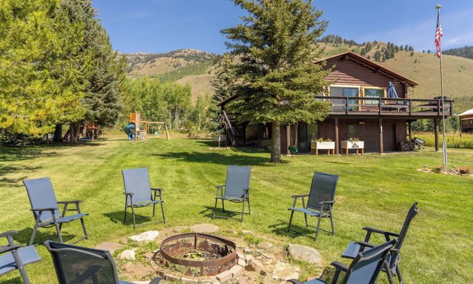 Island Park Cabin | Henry's Lake Eagle Lodge+WIFI+ 20 m to Yellowstone