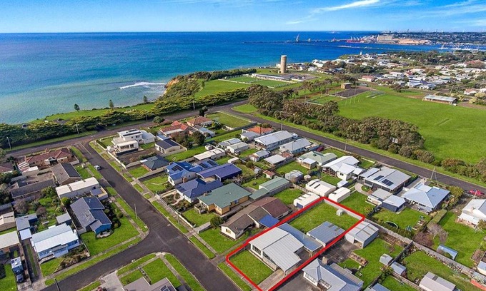 Portland House | Henty Bay Hideaway Portland