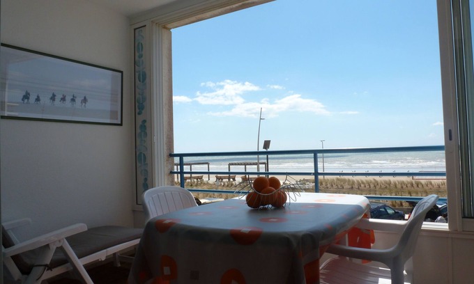 Saint-Jean-de-Monts Apartment | HEOL - Superb T2 facing the Ocean - Esplanade de la Mer (loggia, parking, bed 160.)