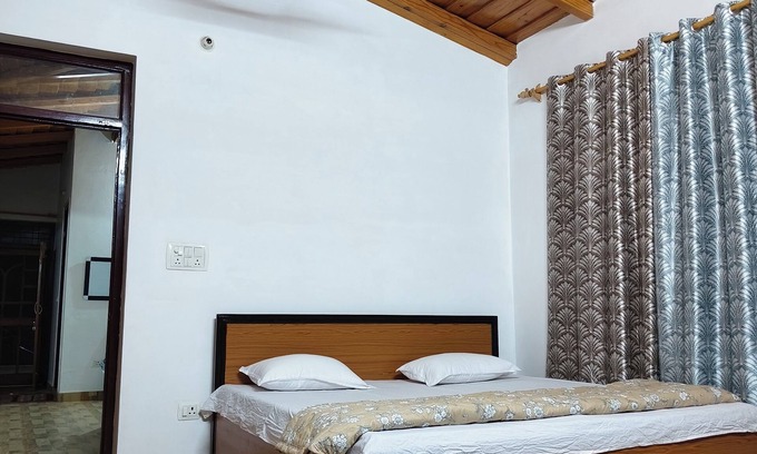 Mallital House | HERB CLUB HOMESTAY is yours a destination home in Nainital.