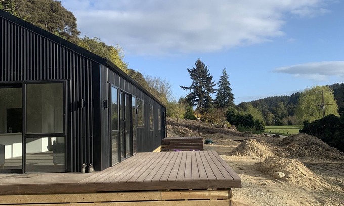 Herbert House | Herbert Forest Retreat 15 min from Oamaru, H/tub and MTB tracks