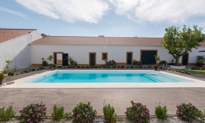 Montemor-o-Novo House | Herdade da Paz com Piscina e Barragem em Reserva Ecológica