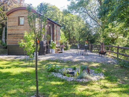 Llangadog House | Herdwick Hut Mountain Retreat