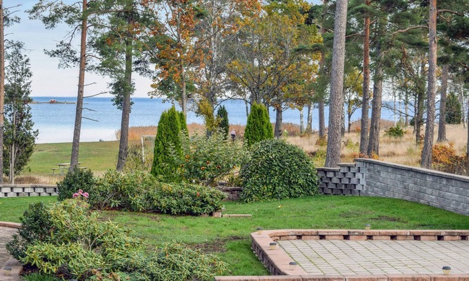 Timmernabben Apartment | Here you stay in idyllic Timmernabben with fantastic views over the water.