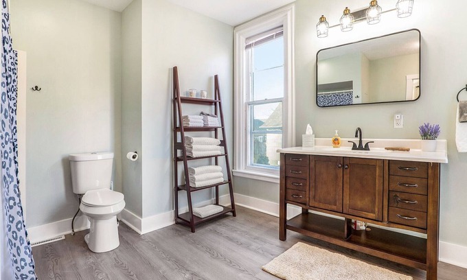 Grand Rapids House | Heritage Hill Hideaway
