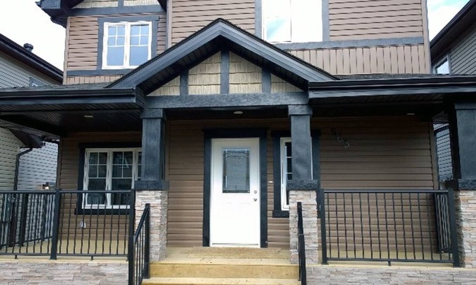Timberlea Apartment | Heritage Home away from home