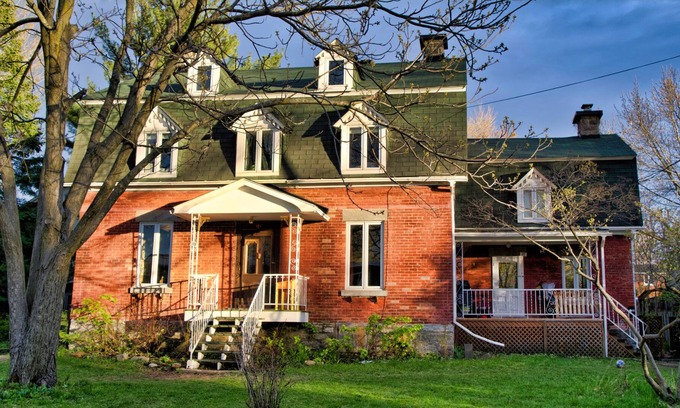 Laval House | Heritage house in the old Ste-Rose