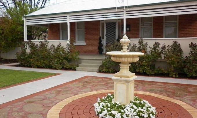 Merredin House | HERITAGE HOUSE Merredin. Much Effort & Expense has gone into this beautifu.