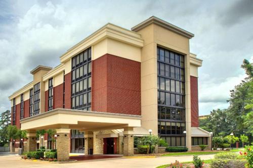 The Woodlands Hotel | Heritage Inn & Suites The Woodlands, Trademark by Wyndham
