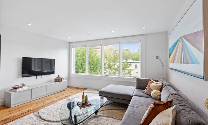 Gowanus House | Heritage Lane by Rove Travel | Private TH 5BR