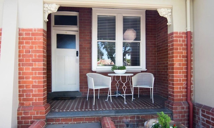 Geelong Apartment | Heritage Studio Walk to Geelong Waterfront