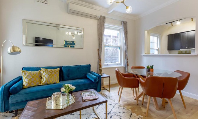 Millers Point House | Heritage Townhouse Near Harbour Bridge