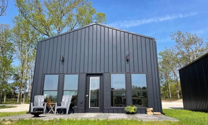 Mount Sterling House | Hermann Modern Lakeside Cabin (Cabin 4)