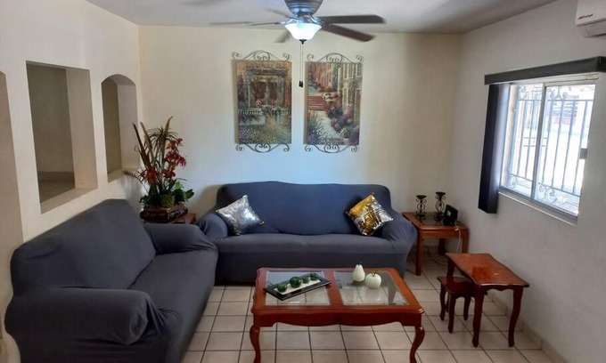 Hermosillo House | Hermosa casa cerca del hospital San Jose , ideal para Home Office , 2 Plantas , tres recamaras