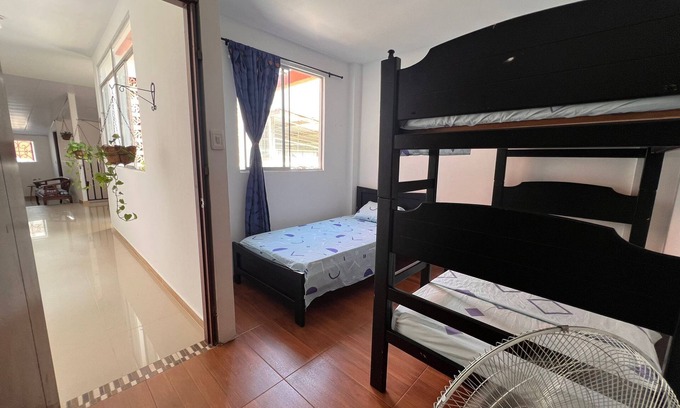 Cali House | Hermosa Casa con la Mejor Vista de la Ciudad en el Barrio Bohemio de San Antonio