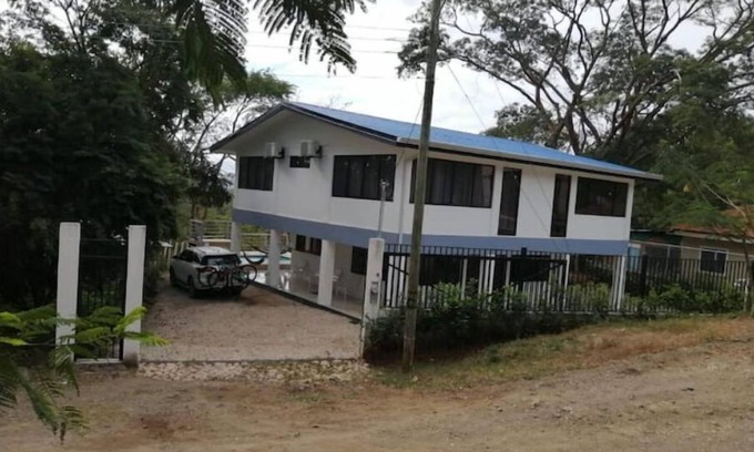 Matapalo House | Hermosa Casa de Lujo Para 18 Personas con Piscina