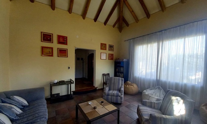 Chacras de Coria Ski Chalet | Hermosa Casa Ubicada en Huerto del Sol, Chacras de Coria. Mendoza/10 Personas