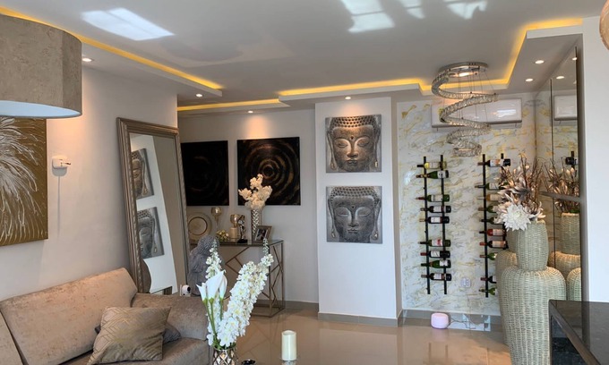 Manga Apartment | Hermoso Apartamento con Piscina a 5 Minutos del Centro Historico