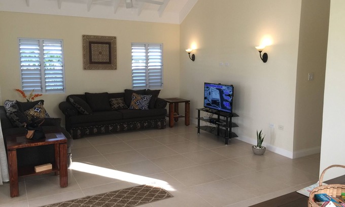Priory House | Heroes Villa - at Richmond - Private Beach Access