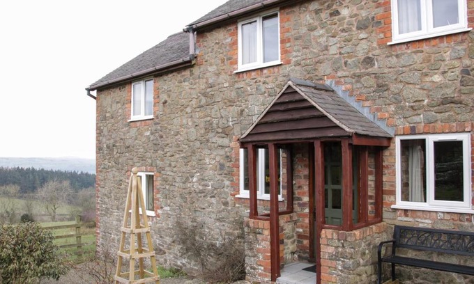 Bromlow House | Heron Cottage