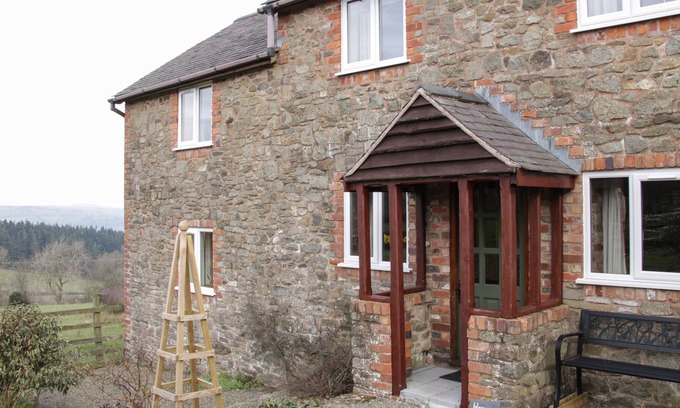 Bromlow Cottage | HERON COTTAGE, pet friendly, with open fire in Hope, Shropshire