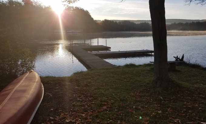 Bradford Cottage | Heron Hideaway: Lamoka Cottage w/Private 3/4 Acre Lot, 135' Flat Lakefront