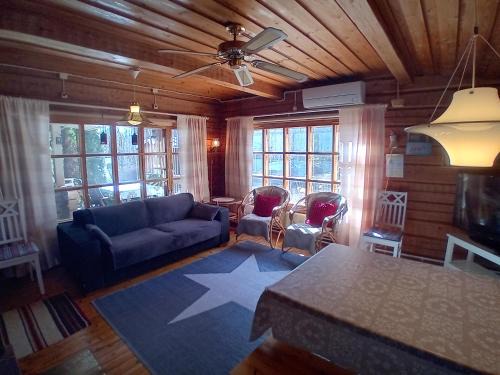 Kauhava Ski Chalet | Herralan huvila lähellä PowerParkia Kauhava