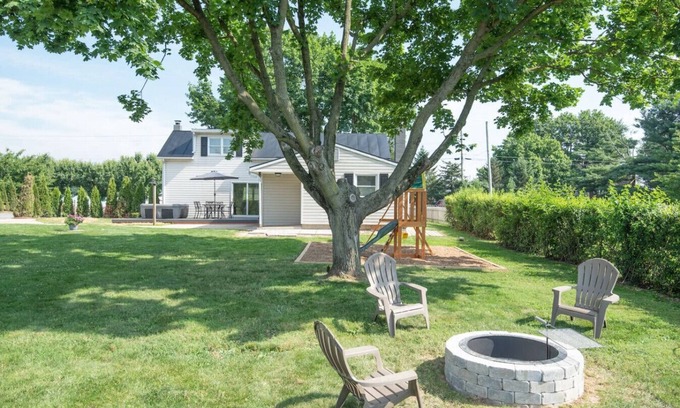 Mount Aetna House | Hershey Retreat | Pool, Spa, Sauna, Plunge, & Pond