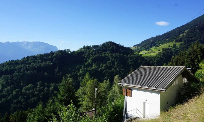 Sevelen Ski Chalet | ❤HERZLI-CHALET❤ Cinema - outdoor bathtub - summit view for the whole family