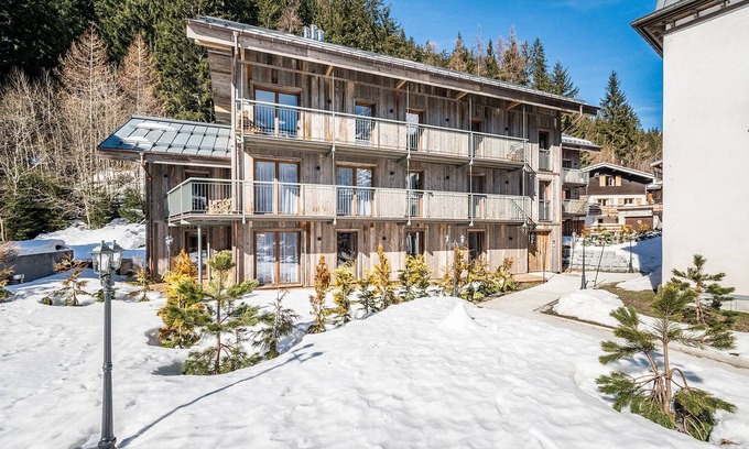 Argentiere Ski Chalet | HERZOG - Modern chalet with fireplace & hot tub