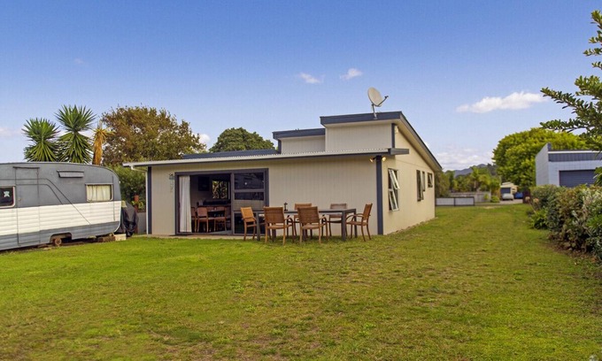 Whangamata Cottage | Hetherington Haven - Whangamata Holiday Home