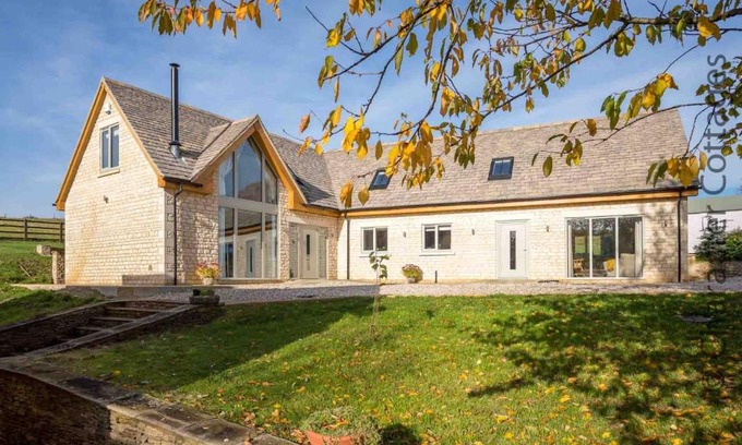 Bourton House | Hetty's Stables