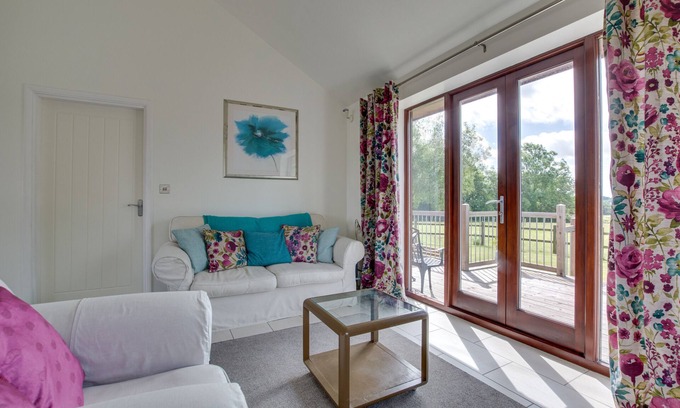 Ewhurst Green House | Hexden Lea - One Bedroom House, Sleeps 2