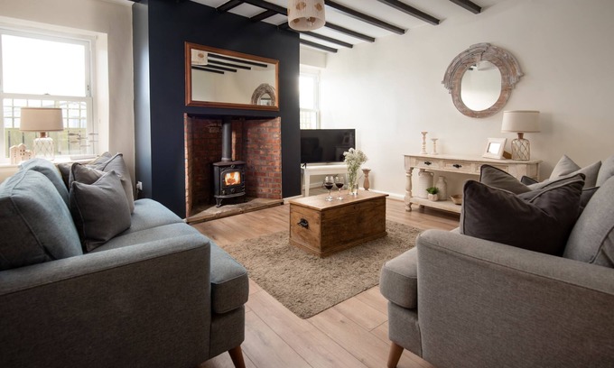 Seahouses Cottage | Hexham Cottage - Seahouses - sleeps 6 guests in 3 bedrooms