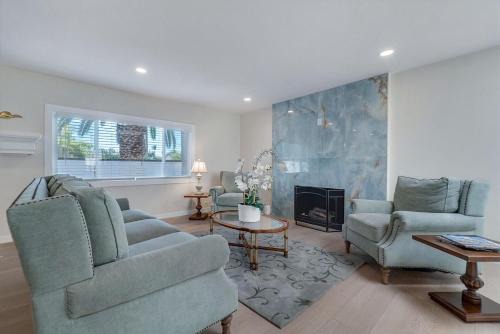 Mission Viejo House | Hey I Am Adriana On The Block Pool BBQ